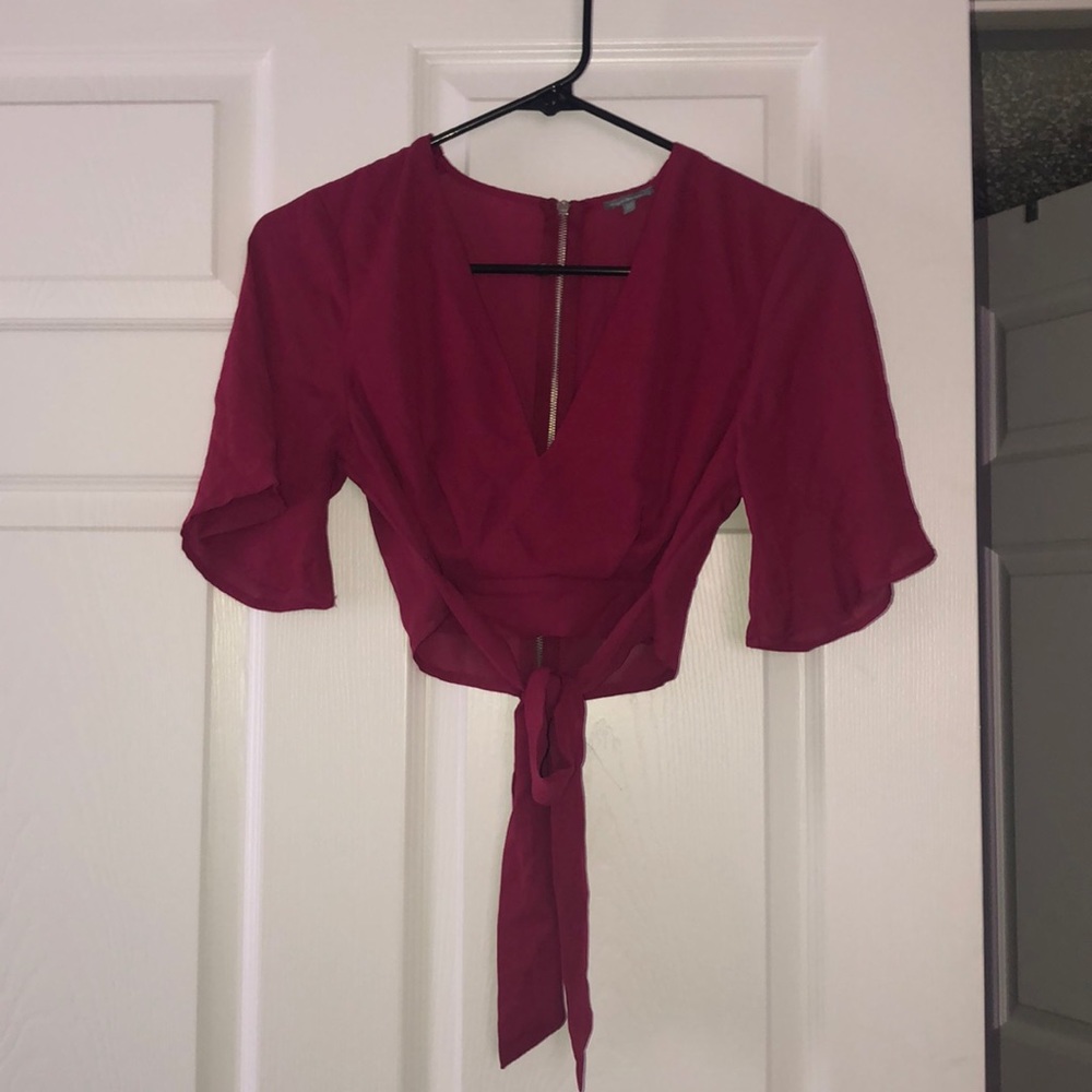 Pink cropped shirt